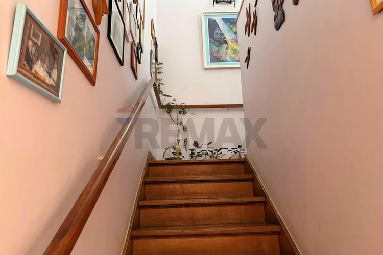 Excelente casa a pasos del metro republica