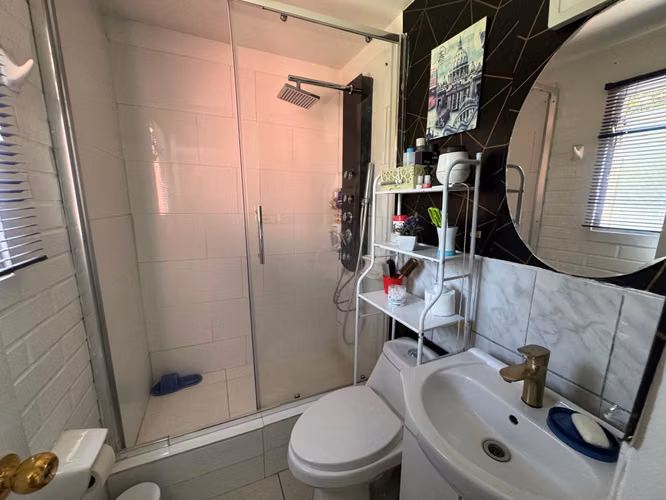 SE VENDE HERMOSA CASA EN LARAPINTA, CON AMPLIO TERRENO - Imagen 17