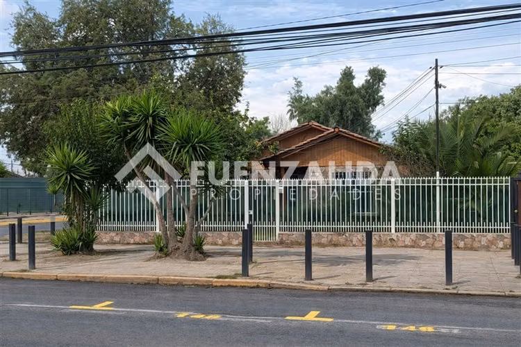 Casa en arriendo de 4 dorm. en Maipú