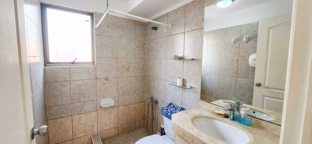 Linda casa 2 pisos 4 dormitorios remodelada (175107)