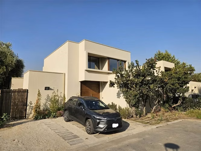 Casa en Arriendo de 3D Piedra Roja Condominio Alkura