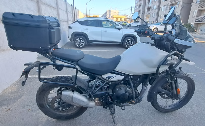 ¡OPORTUNIDAD ÚNICA! Royal Enfield Himalayan 450 (2025) – Full Equipada y Lista para Viajar