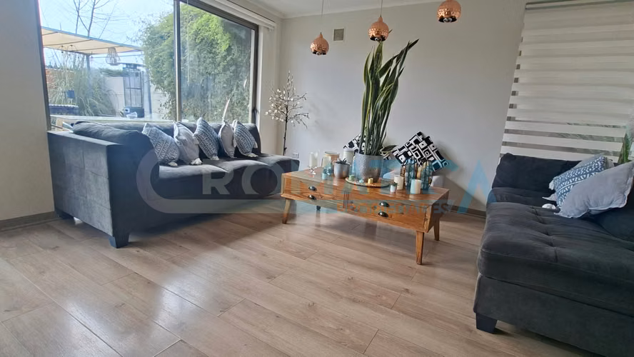 Arriendo casa En Condominio La Viña, Machalí