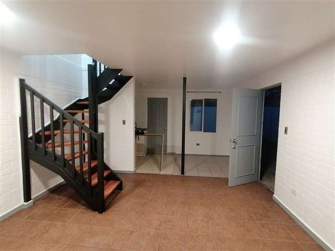 Se Vende Hermosa y Amplia Casa En Lampa 2.190 UF