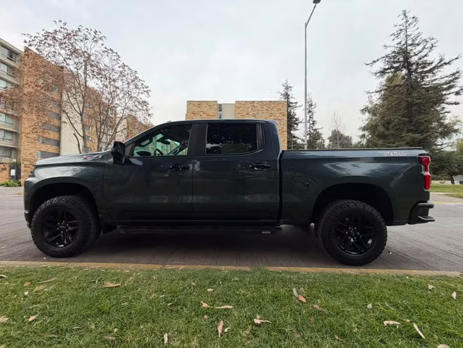 Chevrolet Silverado 5.3 LT TRAILBOSS Z4X4 AT  2021