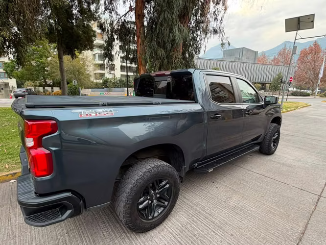 Chevrolet Silverado 5.3 LT TRAILBOSS Z4X4 AT  2021