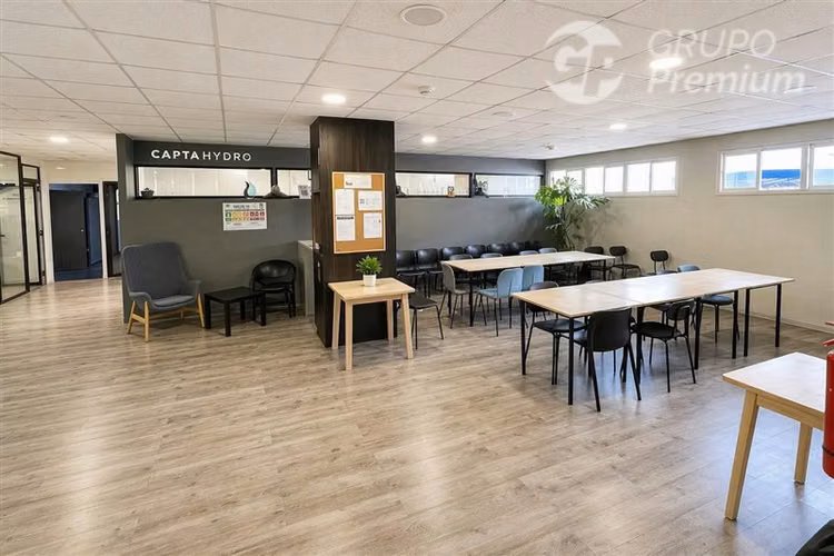 PROPIEDAD CORPORATIVA- TÉCNICA P. INDUSTRIAL LA REINA 1100M2