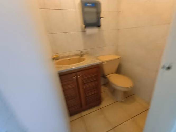 OFICINA EN EL CENTRO DE COQUIMBO EN VENTA // EDIFICIO DIEGO PORTALES