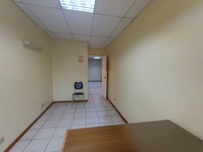 OFICINA EN EL CENTRO DE COQUIMBO EN VENTA // EDIFICIO DIEGO PORTALES