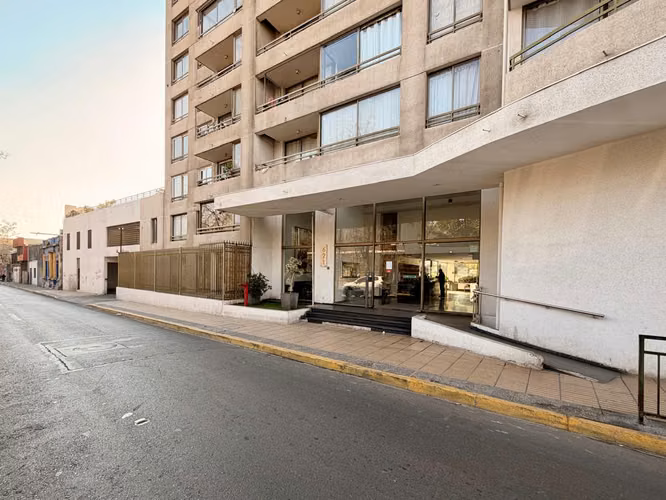 Excelente departamento en Venta, dos dormitorios, vista despejada, remodelado, Recoleta