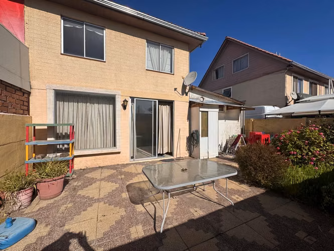 Vivienda + Negocio: 90 m² Const., Suite, Patio y Quincho – Av. San Carlos