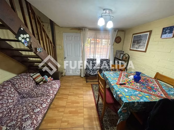 Casa en venta de 4 dorm. en Maipú