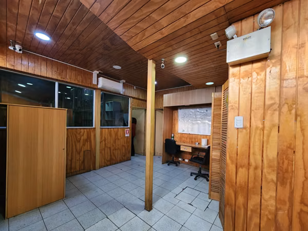 Coyhaique, arriendo. Amplias instalaciones, almacenaje y galpon a 5 minutos de la plaza