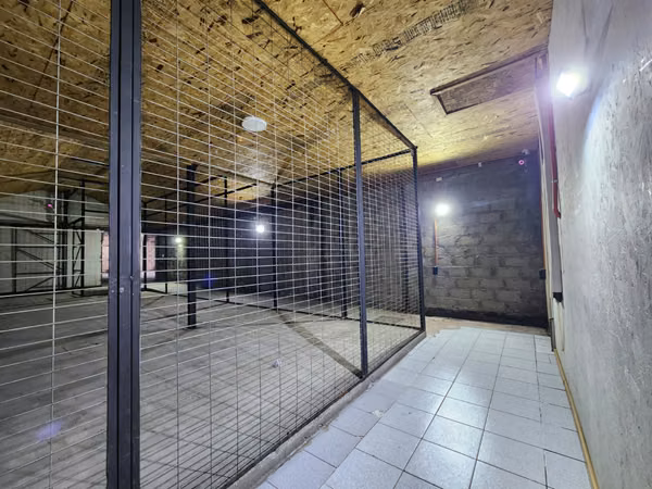 Coyhaique, arriendo. Amplias instalaciones, almacenaje y galpon a 5 minutos de la plaza