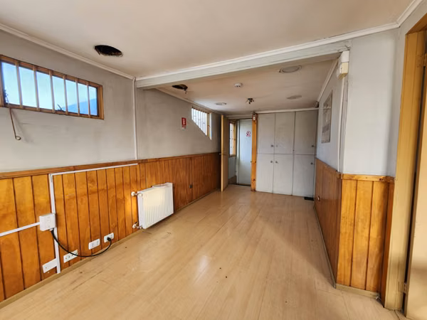 Coyhaique, arriendo. Amplias instalaciones, almacenaje y galpon a 5 minutos de la plaza