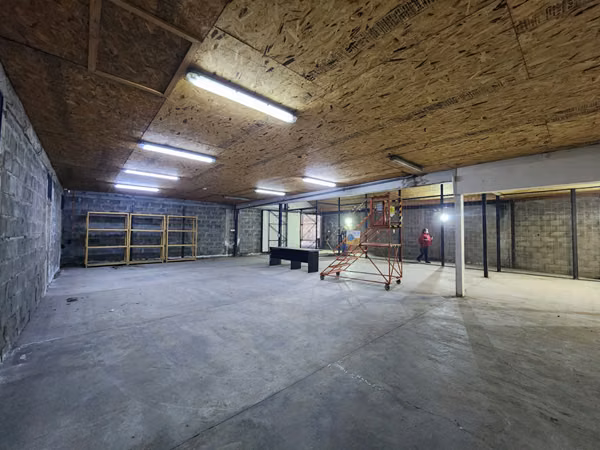 Coyhaique, arriendo. Amplias instalaciones, almacenaje y galpon a 5 minutos de la plaza