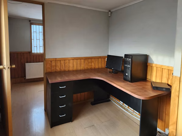 Coyhaique, arriendo. Amplias instalaciones, almacenaje y galpon a 5 minutos de la plaza