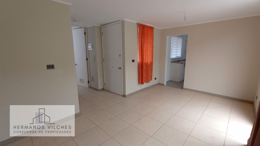 Arriendo casa 2 pisos boulevard San Pedro, Lampa, Santiago.