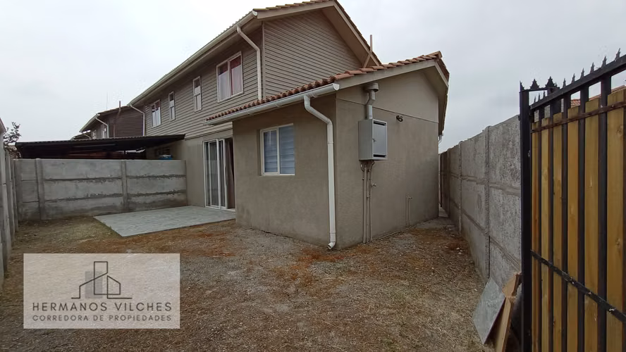 Arriendo casa 2 pisos boulevard San Pedro, Lampa, Santiago.