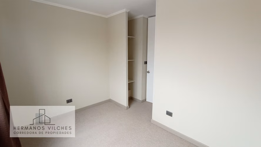 Arriendo casa 2 pisos boulevard San Pedro, Lampa, Santiago.