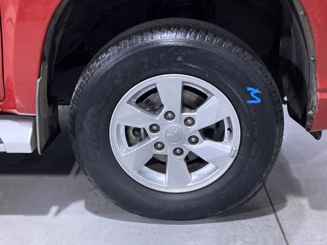 L200 CRT 4X4 TGGX49