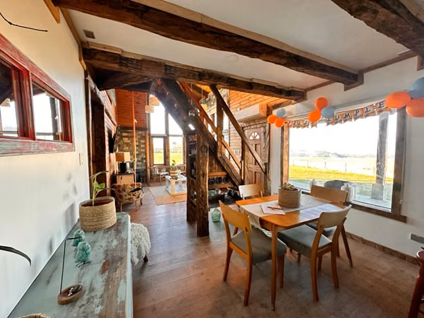Coyhaique, arriendo. Entorno natural, amplia, termica vivienda, a solo 12 min de la plaza