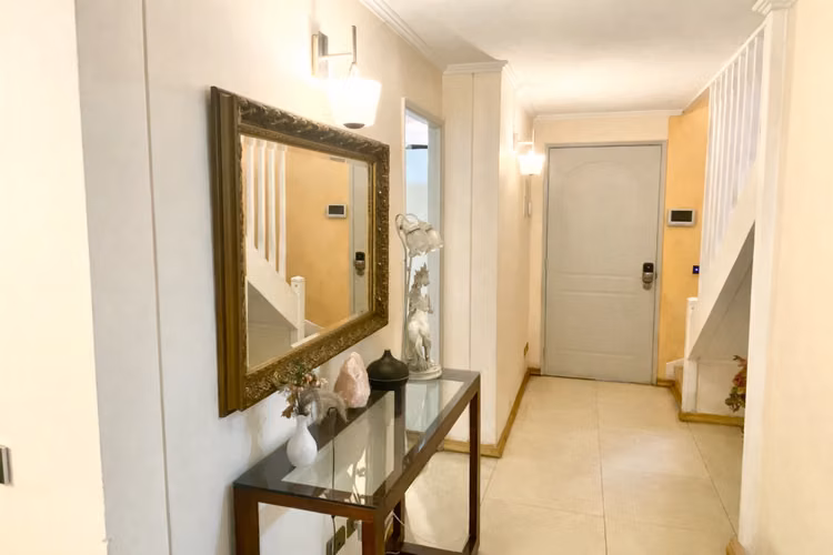 Oportunidad de inversión en La Florida — Casa de 2 pisos con excelente conectividad - Imagen 3