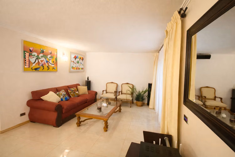Oportunidad de inversión en La Florida — Casa de 2 pisos con excelente conectividad - Imagen 4
