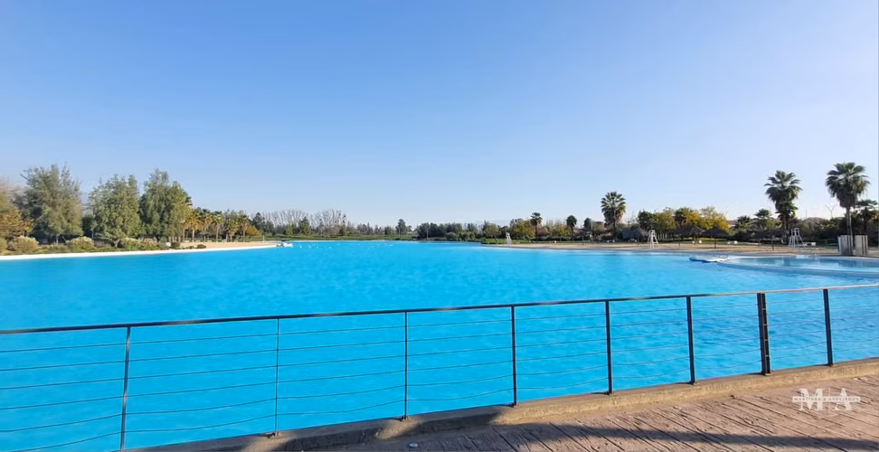  ¡ARRIENDA CASA RECIÉN REMODELADA EN CONDOMINIO LAGUNA LOS CÓNDORES – SAN BERNARDO! 