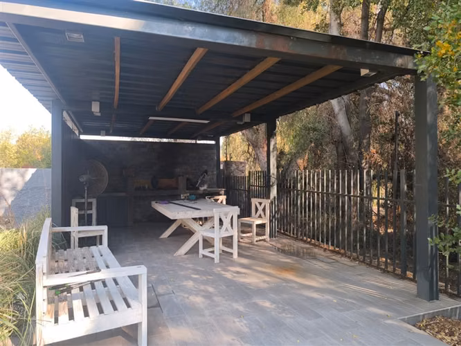 Casa en venta de 5 dorm. en Colina