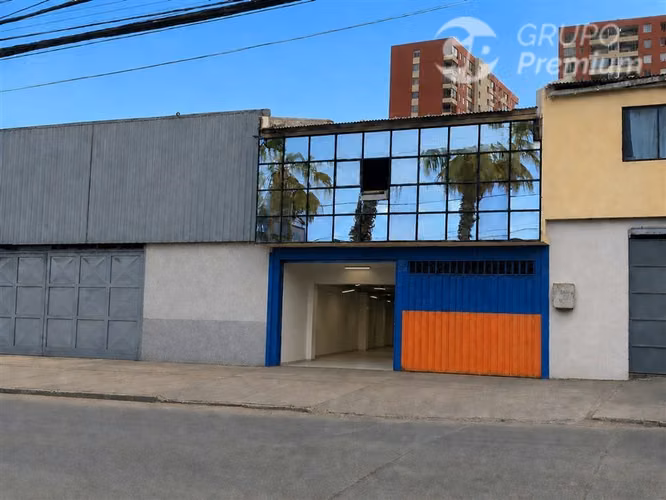 Local Comercial + área de producción en Centro Sur Iquique
