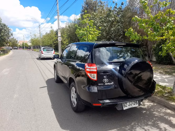 Se vende Toyota Rav 4 , Japones