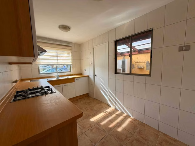 Gran casa familiar en Peñalolen con gran terreno (175237)