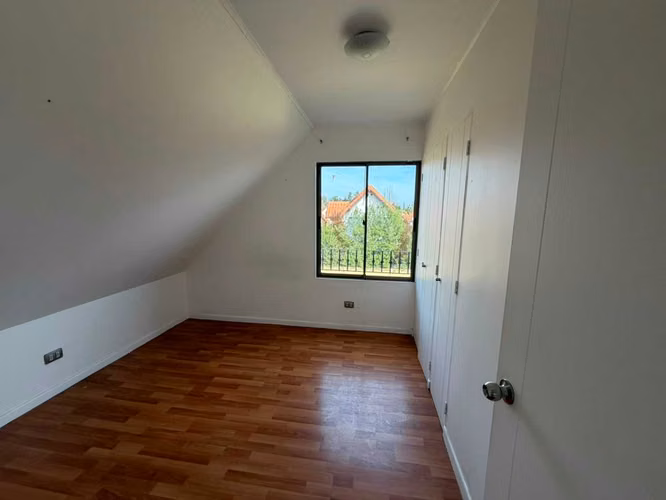 Gran casa familiar en Peñalolen con gran terreno (175237)