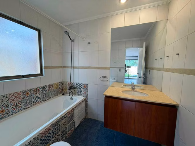 Gran casa familiar en Peñalolen con gran terreno (175237)