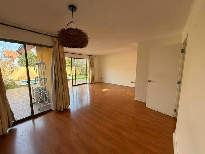 Gran casa familiar en Peñalolen con gran terreno (175237)