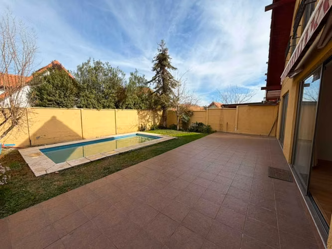 Gran casa familiar en Peñalolen con gran terreno (175237)