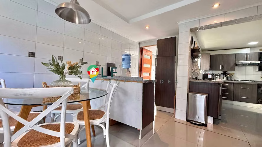 amplios espacios, casa chilena en Huechuraba (175239)