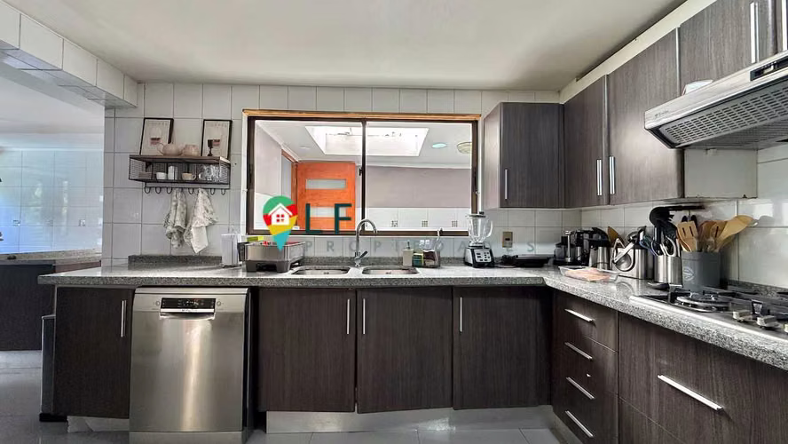 amplios espacios, casa chilena en Huechuraba (175239)