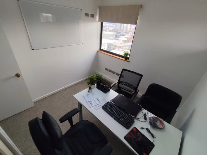 Oficina en Venta + Estacionamiento 35 m2 3182 UF, Centro Concepción.