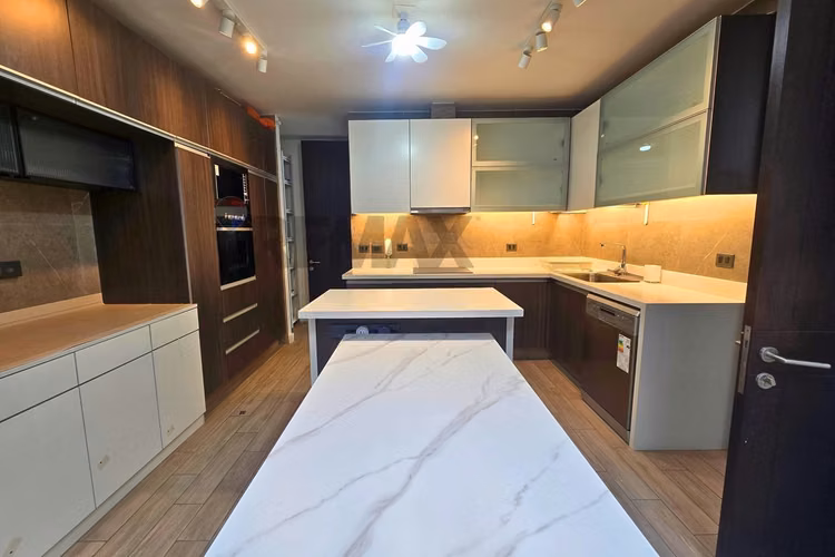 Arriendo 4 dorm + servicio, piscina