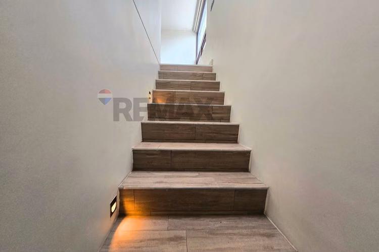 Arriendo 4 dorm + servicio, piscina