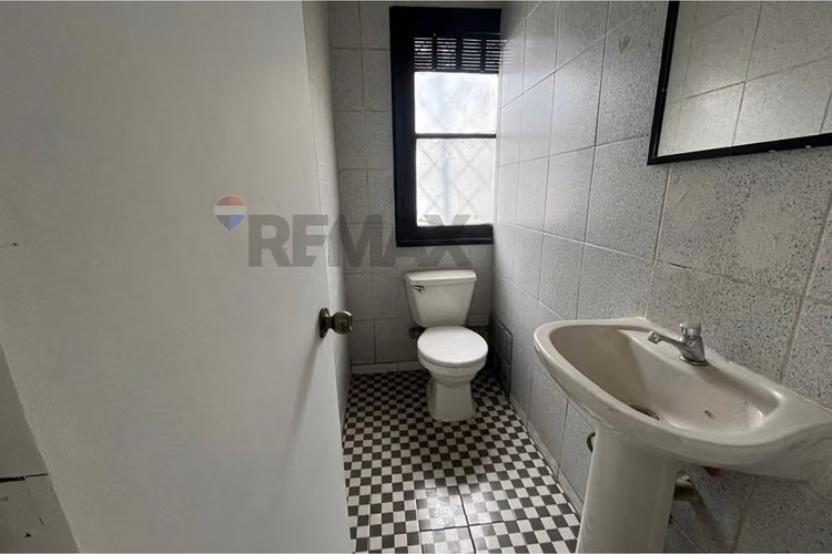 Local comercial en arriendo av. francisco bilbao