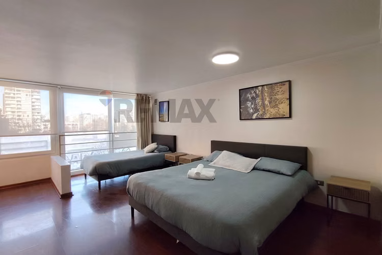 Arriendo loft amoblado en metro santa ana