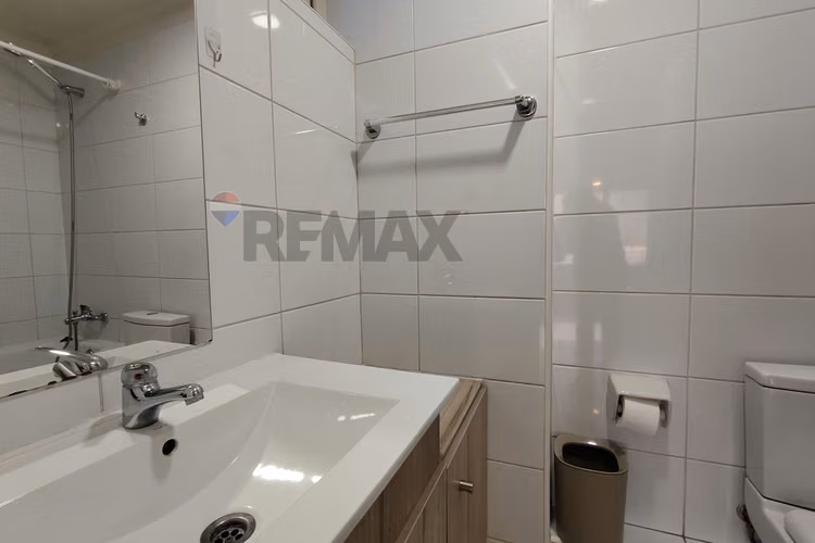 Arriendo loft amoblado en metro santa ana