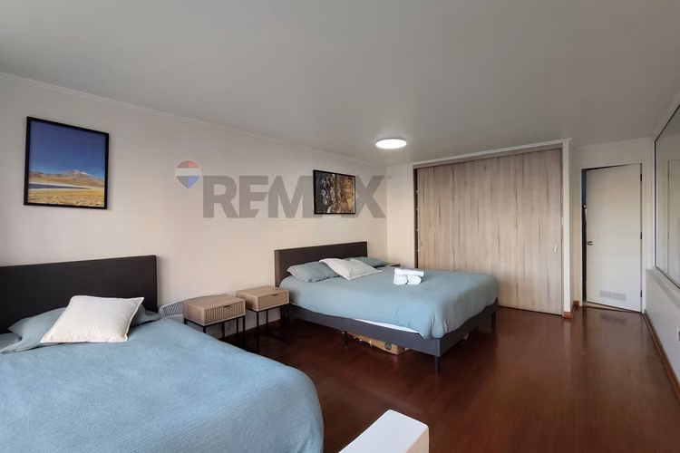 Arriendo loft amoblado en metro santa ana