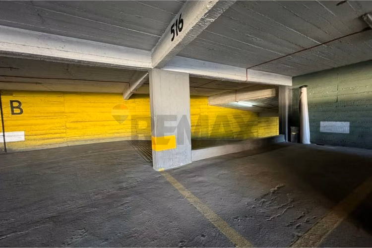 Estacionamiento propio santiago centro bandera 550