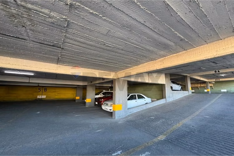 Estacionamiento propio santiago centro bandera 550