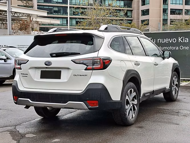 SUBARU OUTBACK 2023