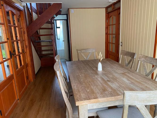 Se arrienda casa con 5 dormitorios y departamento cerca de Sodimac